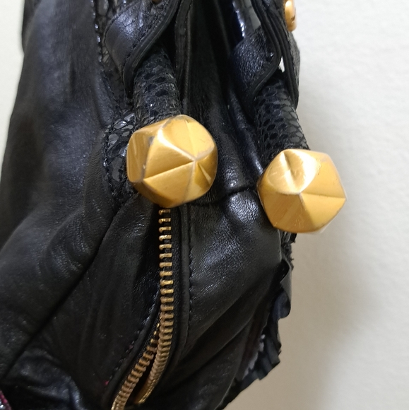 Betsey Johnson • Black Leather Ruffle Zip Y2k Handbag Satchel Shoulder Bag 00s - Picture 9 of 15